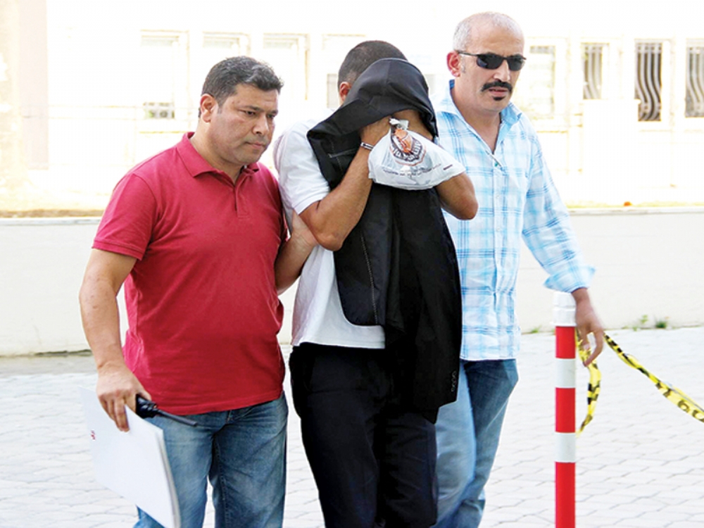 Hayat Kadınlarını Gasp Etti