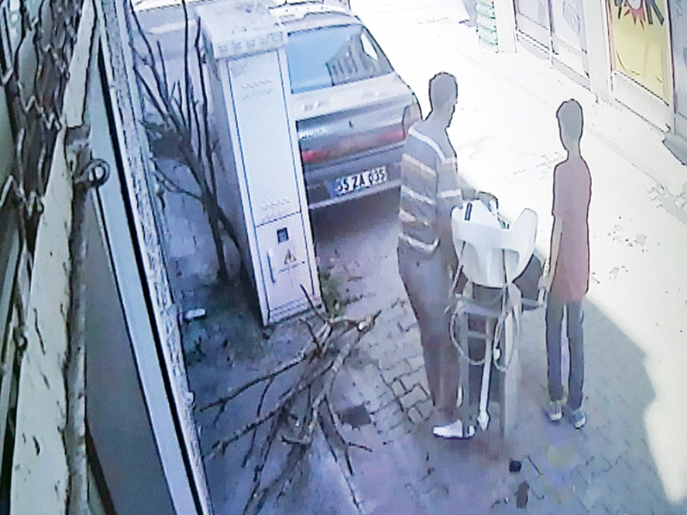 Bayan Kuaförünü Soydular