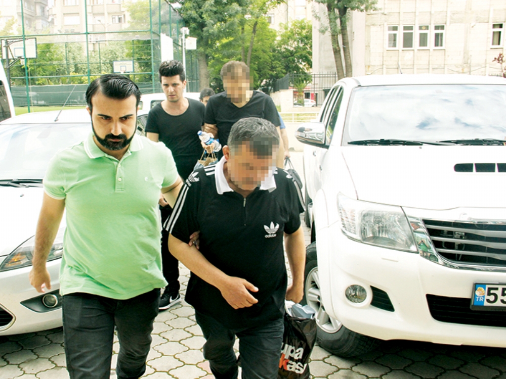 Fetö’ye 2 Tutuklama