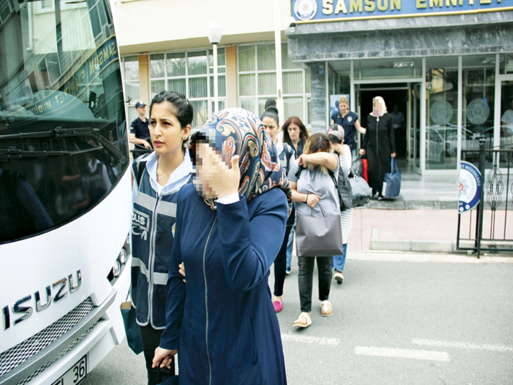 Fetö’ye 9 Tutuklama