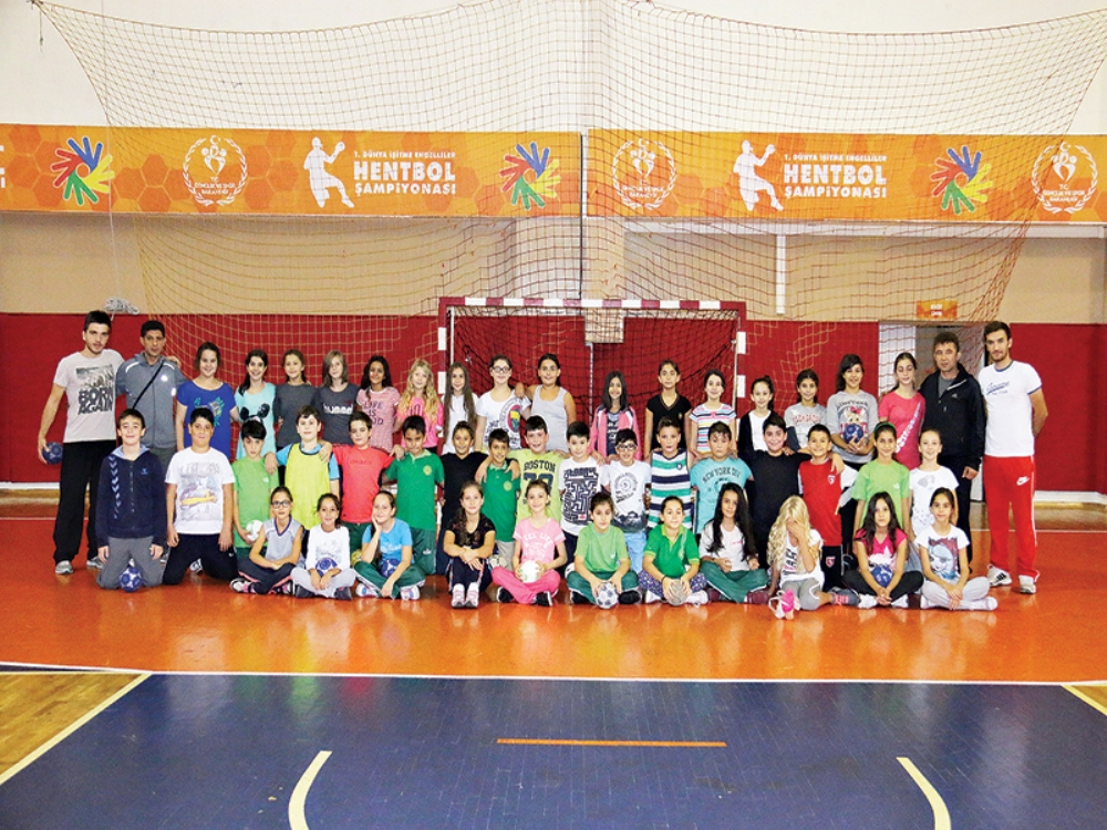 Minikler Durmak Bilmiyor