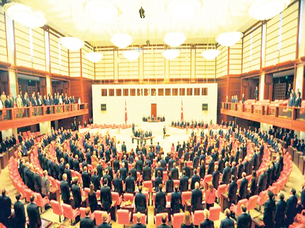 Meclis’te Çalışmalara 13 Gün Ara