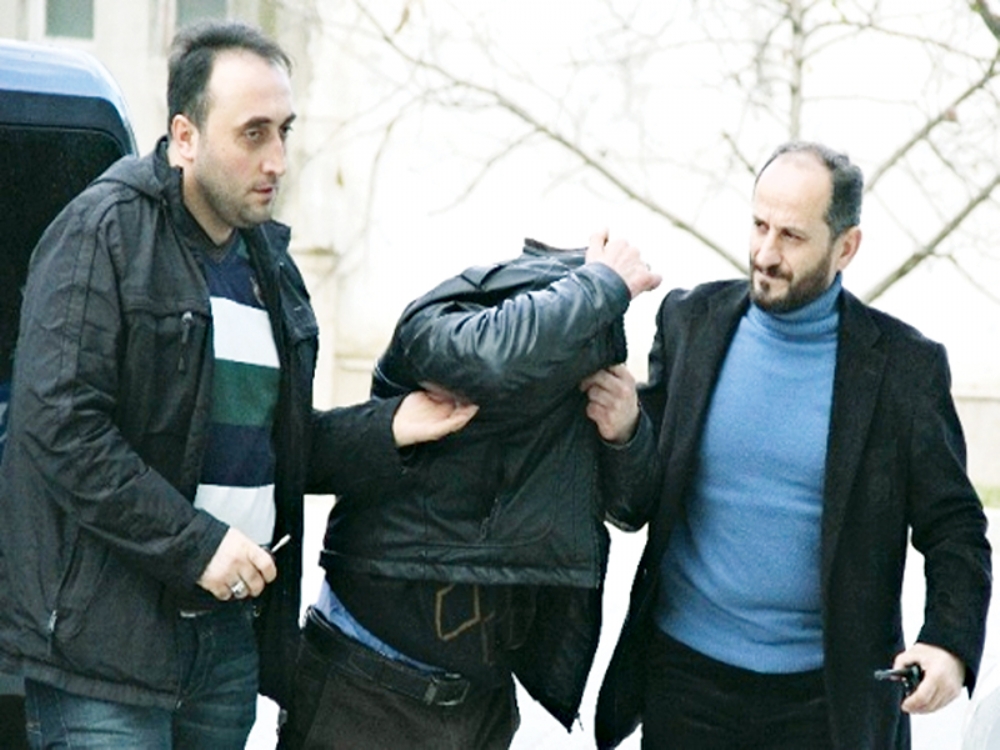 Eski Adliye Binası Önünde Silahla Yaralamaya 2 Tutuklama