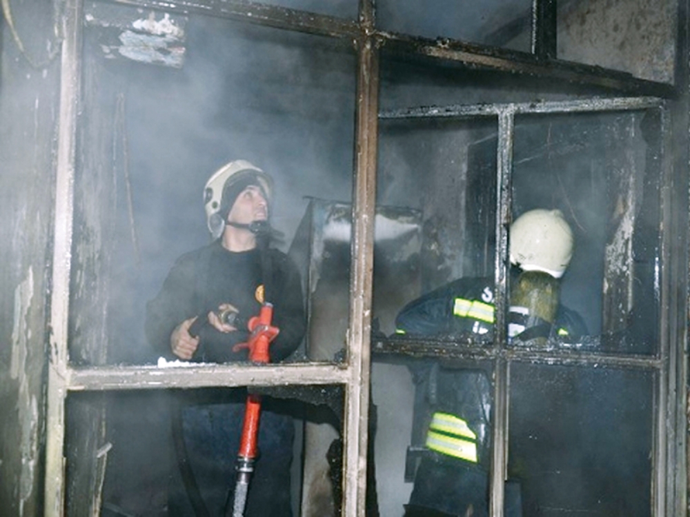 Bafra'da Tek Katlı Ahşap Ev Yandı