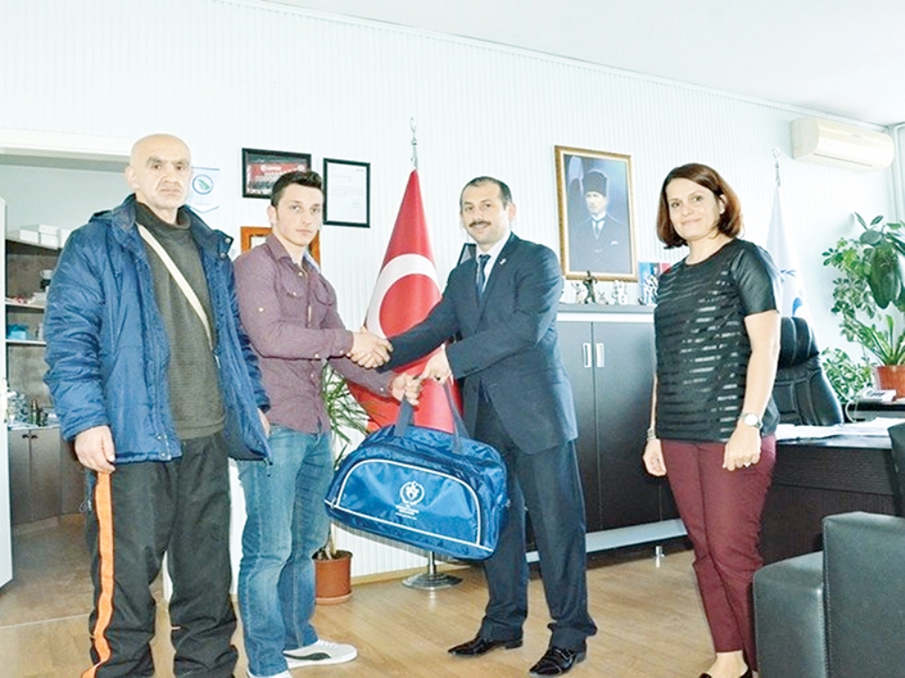 Yıldız Boksör Şampiyonaya Hazır