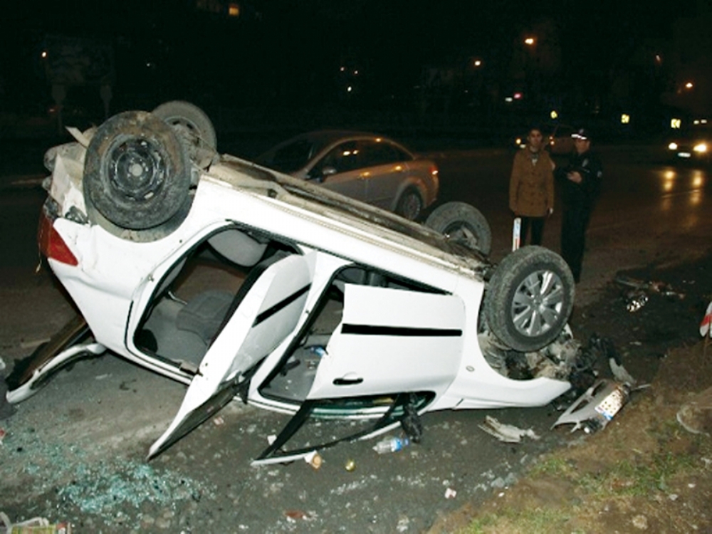 Otomobil Takla Attı: 2 Yaralı