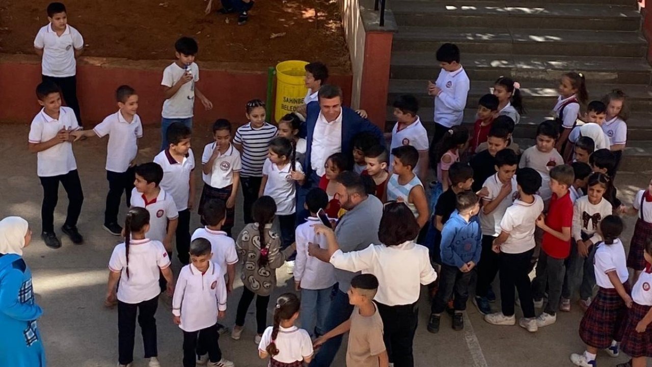 30 yıl önce mezun olduğu okulun müdürü oldu