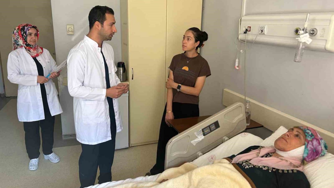 54 yaşındaki kadın 15 yıl sonra yeniden gülümseyebilecek