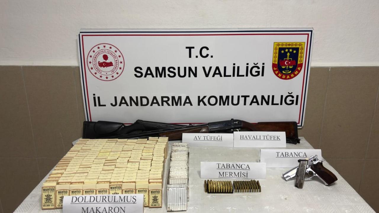 Samsun'da jandarmadan kaçakçılık operasyonu! Silah ve makaron ele geçirildi