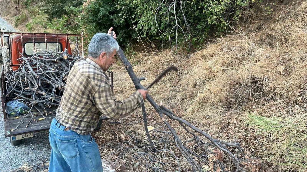 70 yaşındaki Halit amca, nostaljik motosikletiyle kışa hazırlanıyor