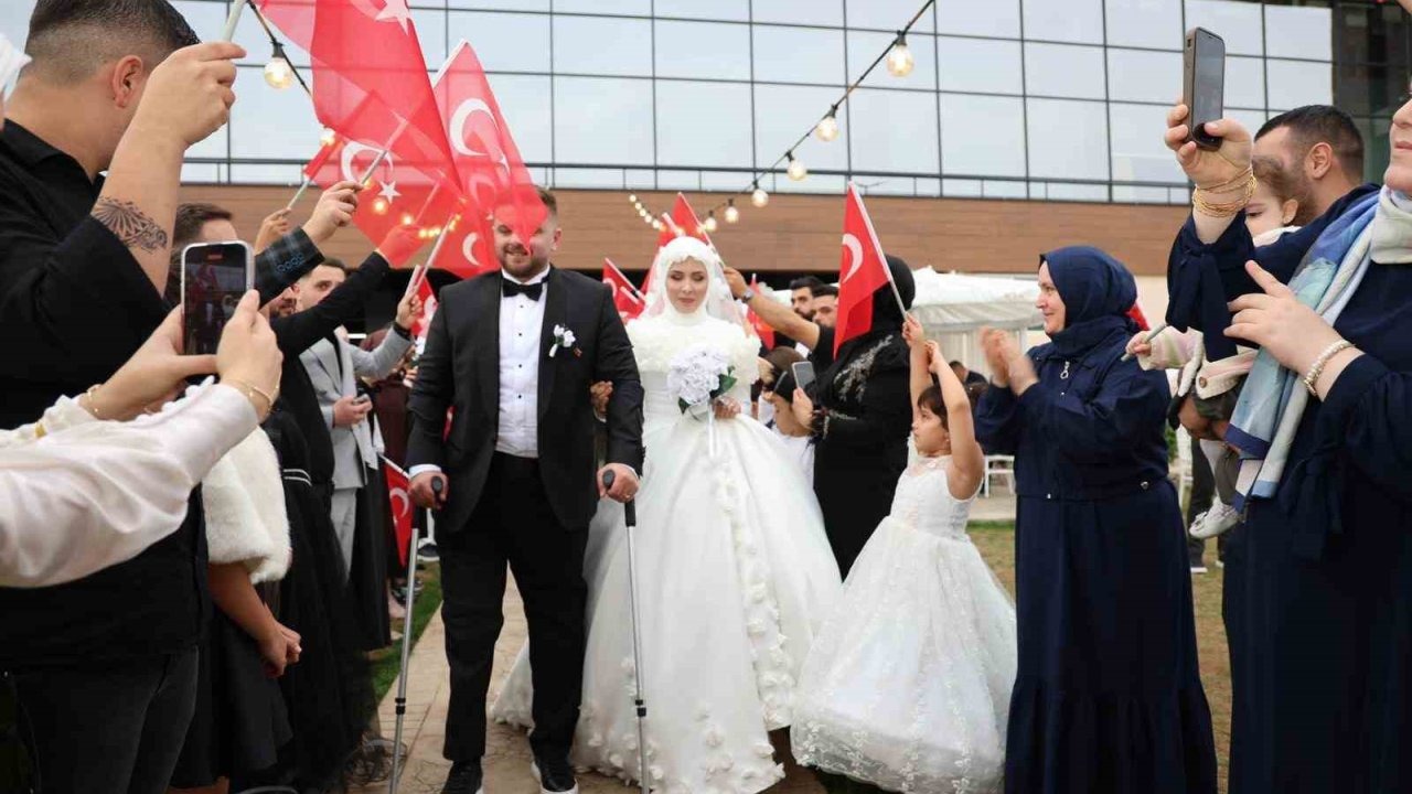 Kuzey Irak’ta gazi olan Mertcan Demir dünyaevine girdi