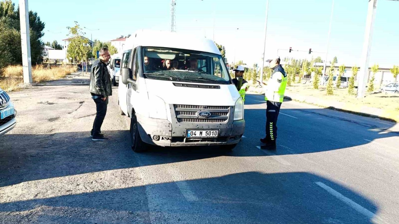 Patnos’ta taşımalı eğitim servislerinde güvenlik denetimi