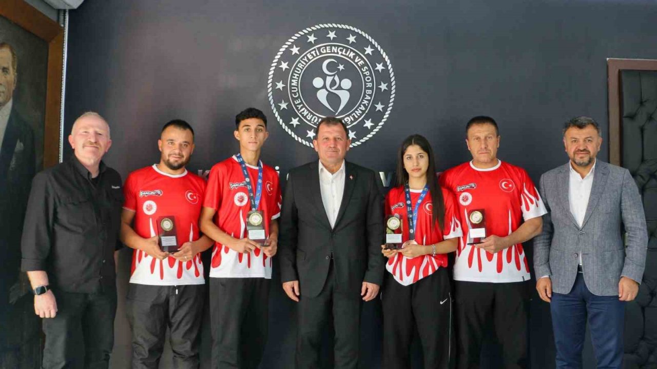 Şampiyonlardan Kabakcı’ya ziyaret
