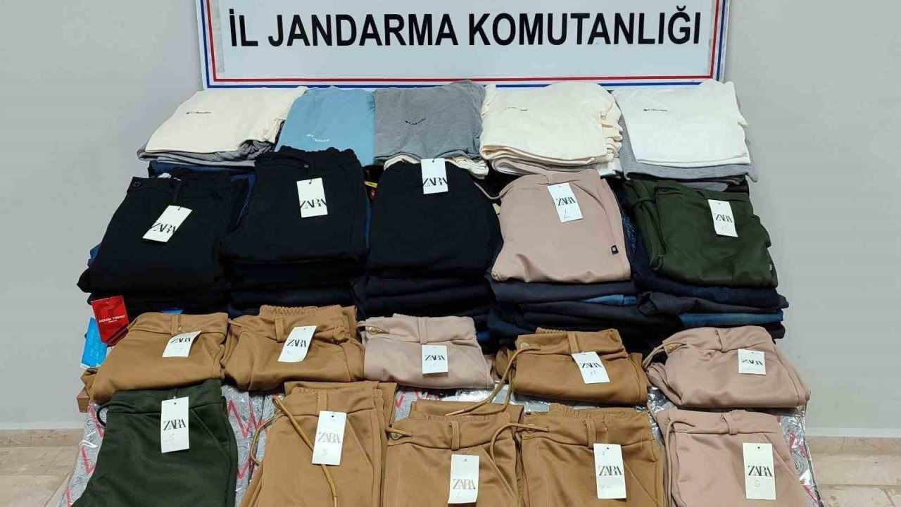 650 bin TL değerinde sahte kıyafet ele geçirildi