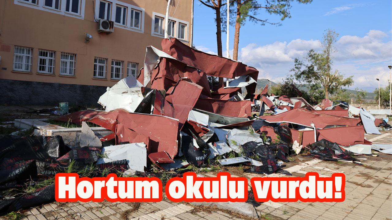 Adana'da hortum okulu vurdu! Faciadan kıl payı dönüldü