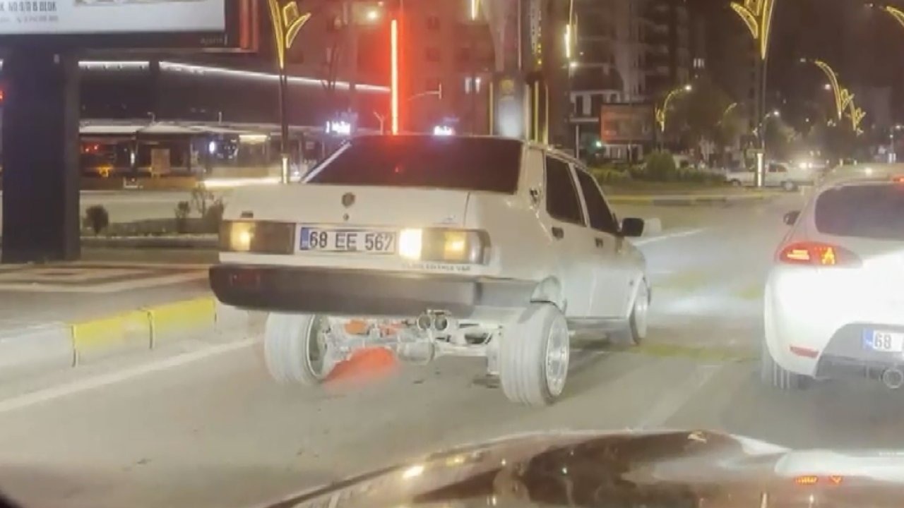 Arabasıyla herkesi şaşırtan o sürücüyü, polis de cezasıyla şaşırttı