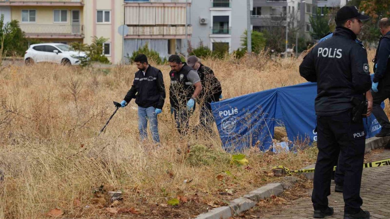 Aracından inip oturduğu bankta intihar etti