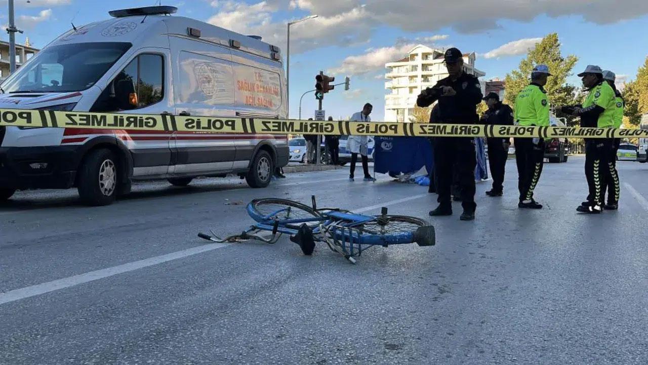 Bisiklet sürücüsü Enis Şimşek, kazada hayatını kaybetti