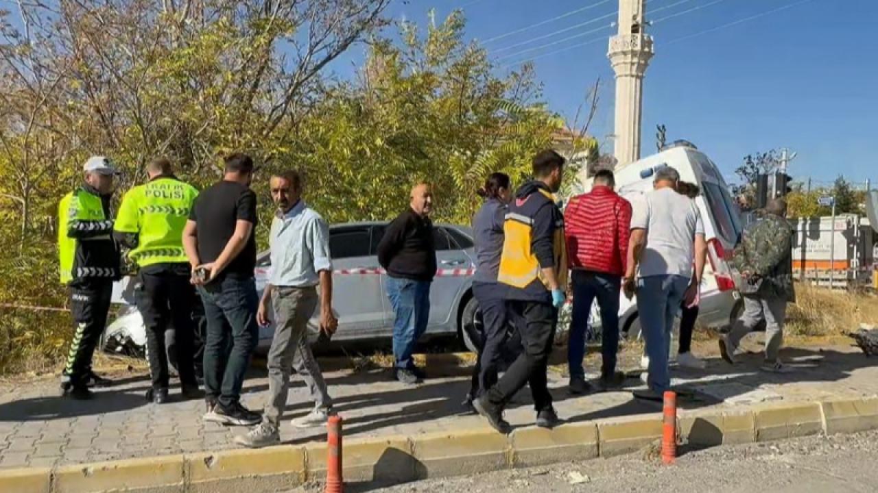 Doktorun aracı ile ambulans çarpıştı! 1'i doktor 7 yaralı