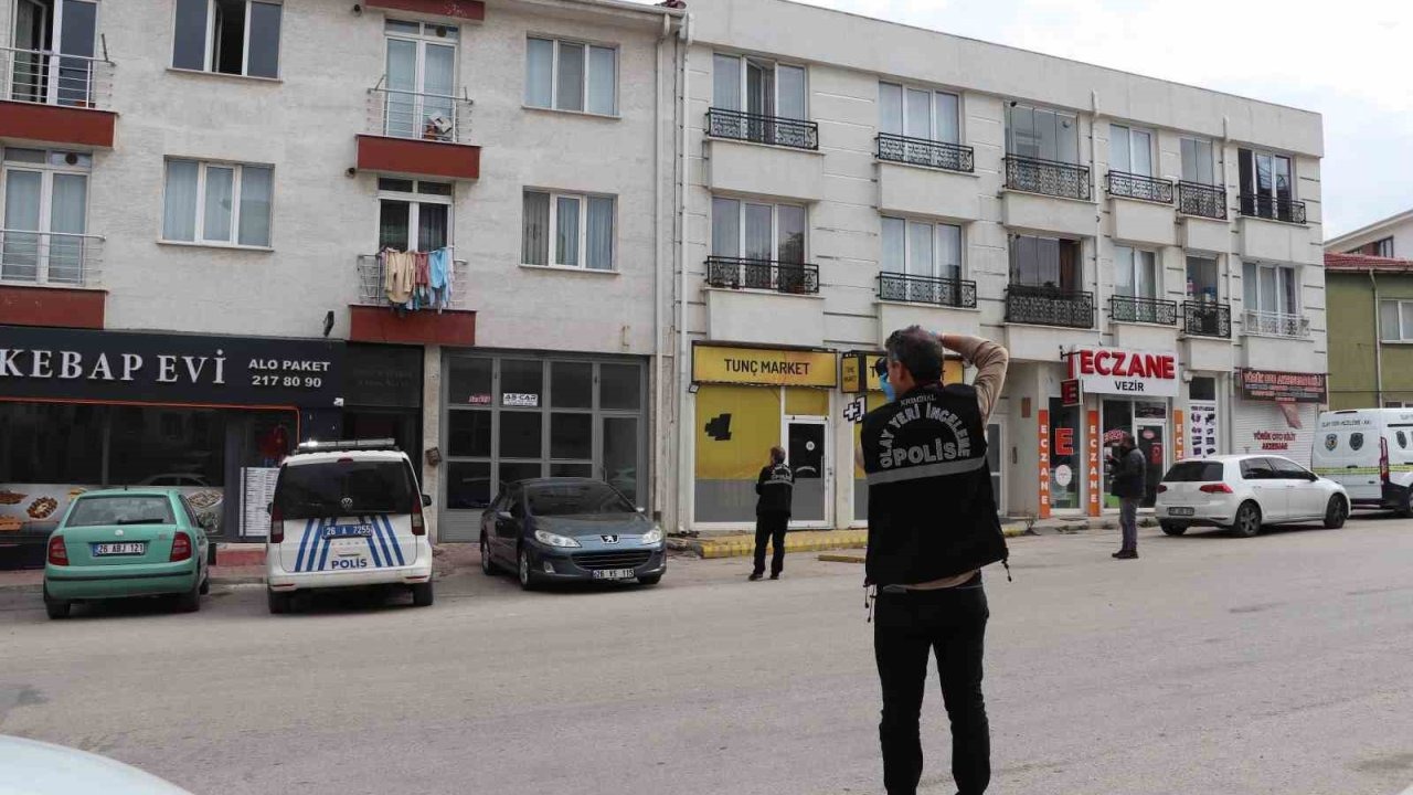 Eşinin yaşadığı binaya tüfekle ateş eden şahıs tutuklandı