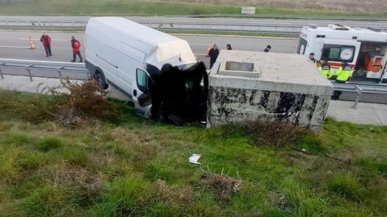 Feci kaza! Beton bloğa çarptı: 2 kişi öldü, 1 yaralı