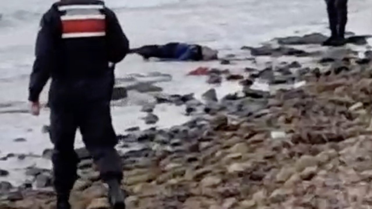 Gelibolu açıklarında tekne battı: 2 kişi hayatını kaybetti