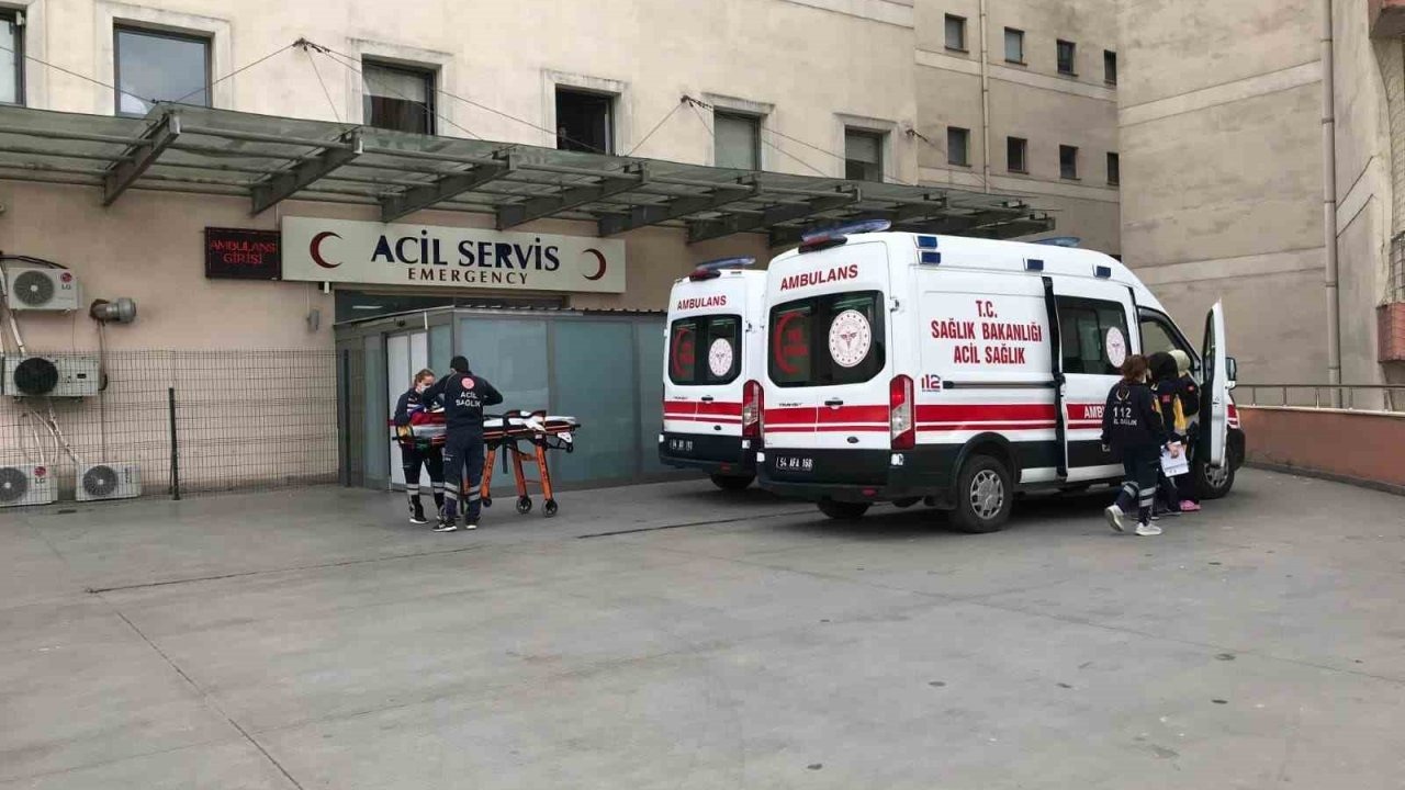 Genç kadın evinin camından düşerek ağır yaralandı