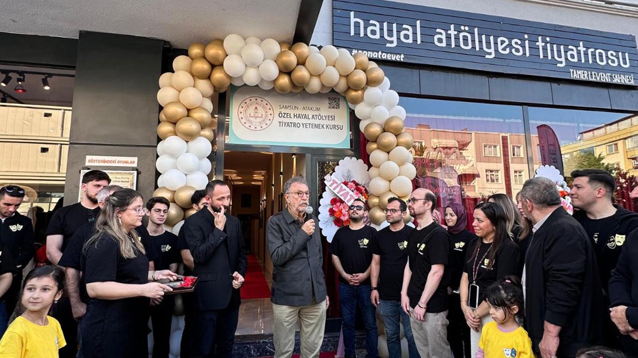 Hayal Atölyesi Tiyatrosu’ndan gurur dolu açılış