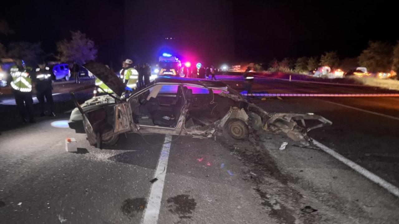 İki otomobil çarpıştı! 1 ölü, 3 yaralı