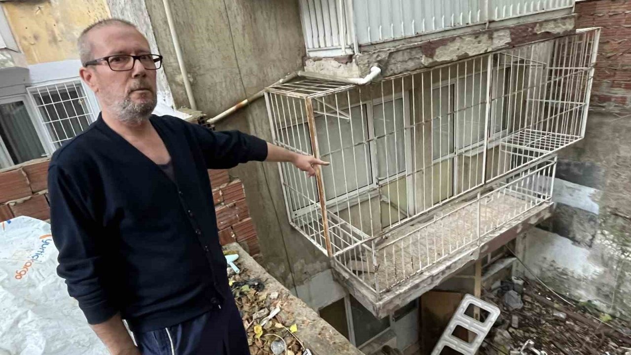 İzmir’de apartmanda ‘çöp ev’ isyanı