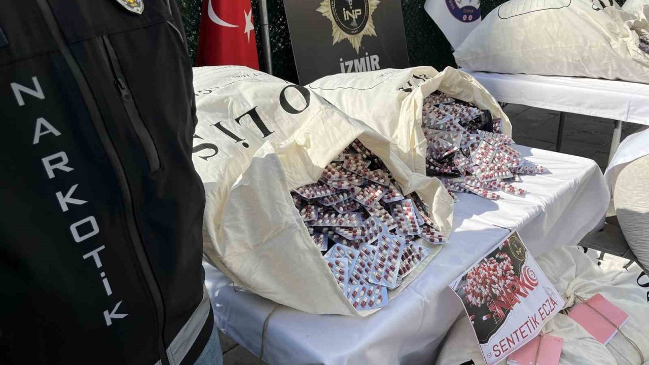 İzmir’de rekor miktarda sentetik ecza yakalandı