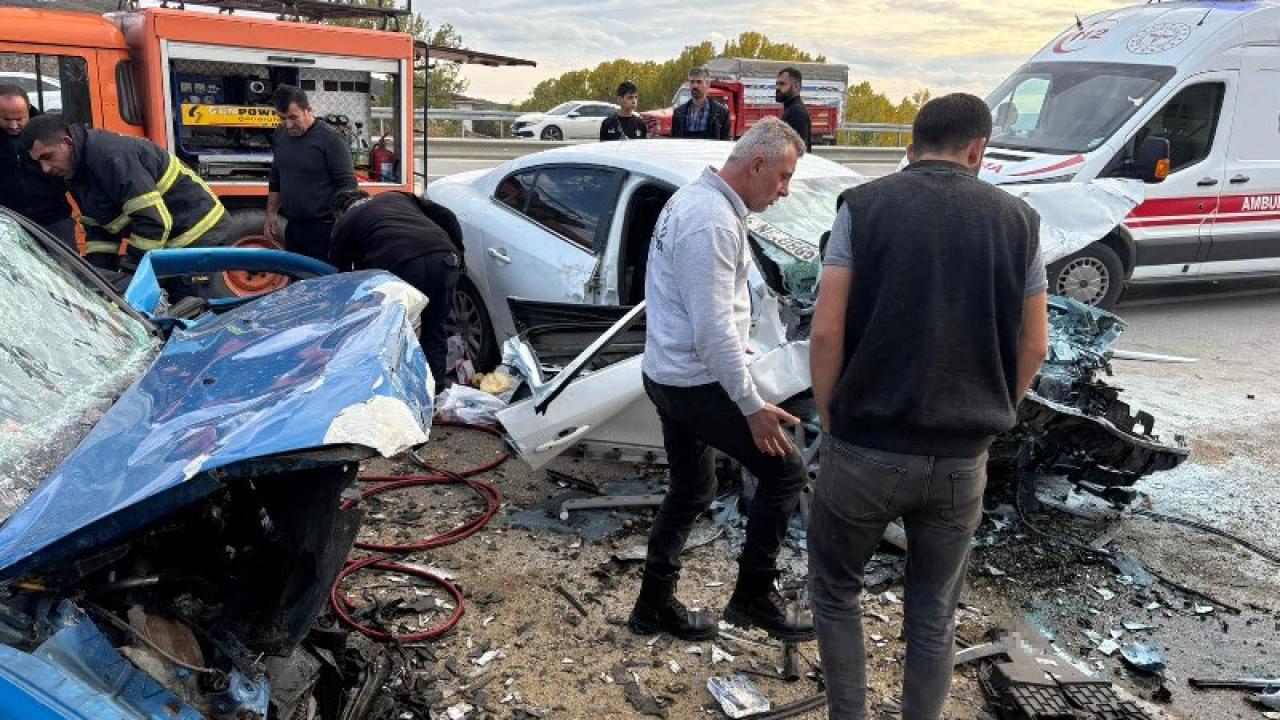 Kastamonu'da iki otomobil kafa kafaya çarpıştı! 1 ölü, 5 yaralı