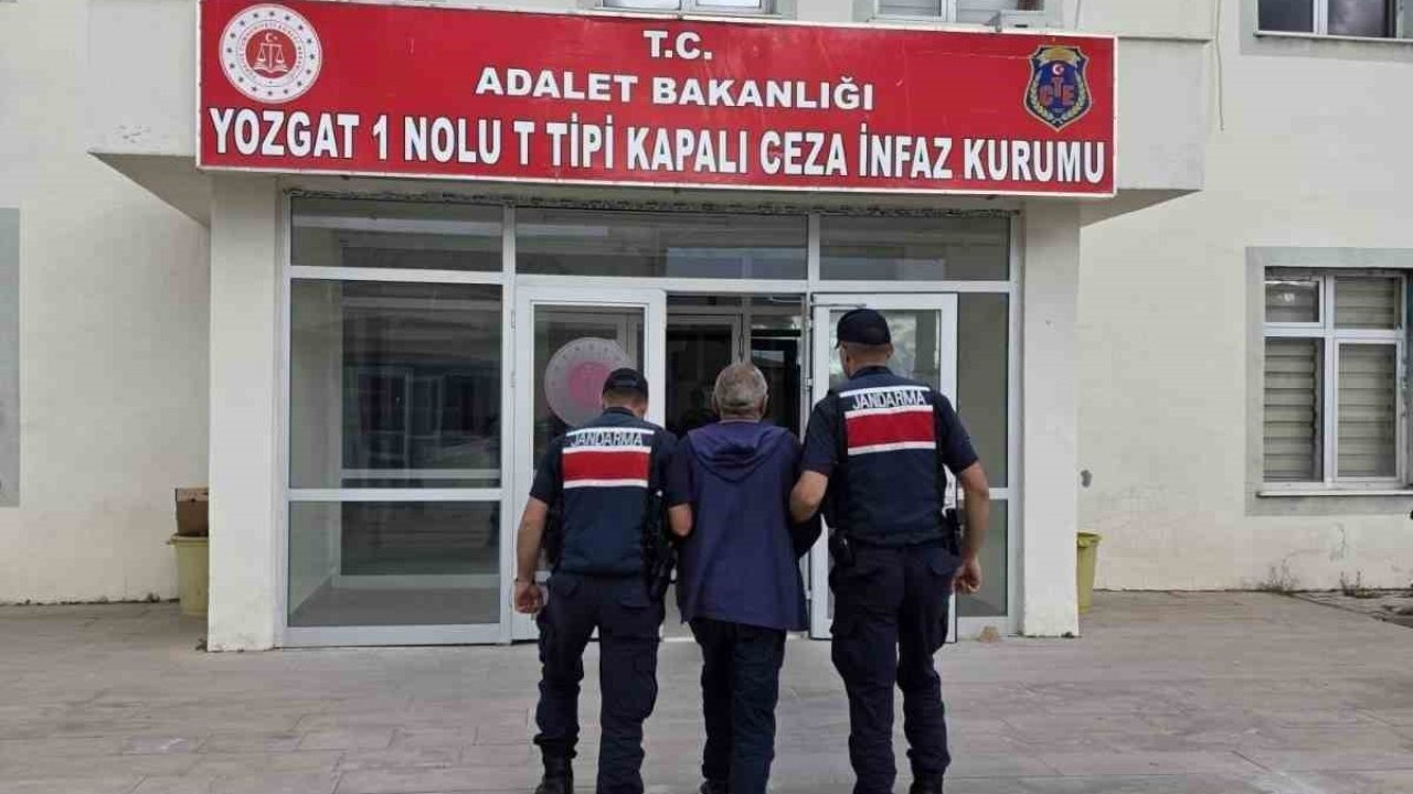 Kırşehir’de yaşlı çifti öldüren katil zanlısı cezaevinde kalp krizi geçirerek öldü