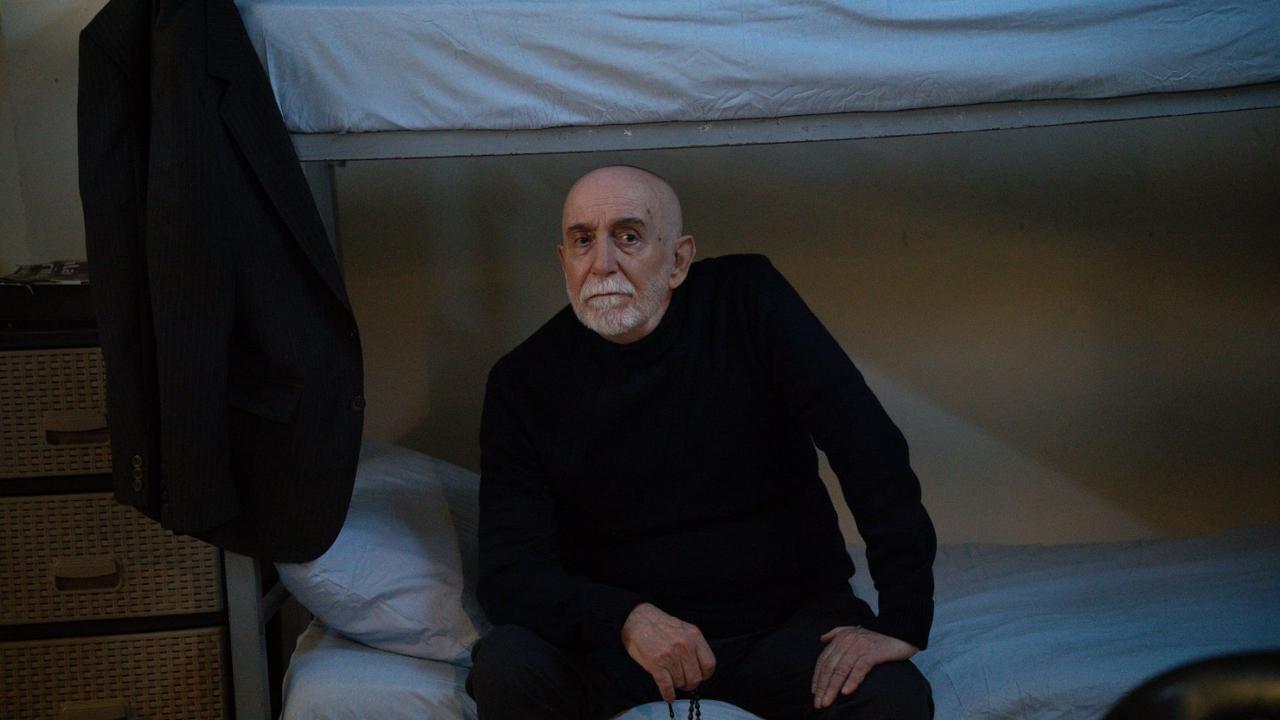 Kızılcık Şerbeti Hikmet kimdir?