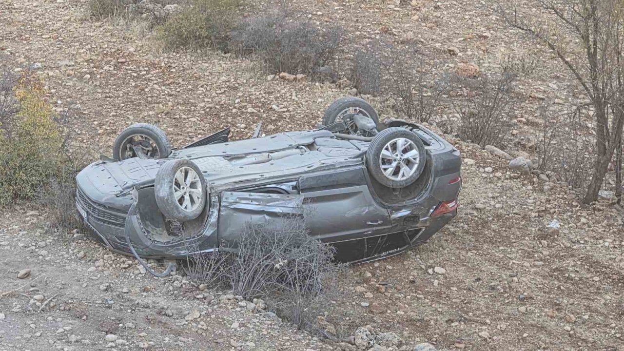 Kontrolden çıkan araç takla attı: 2 yaralı