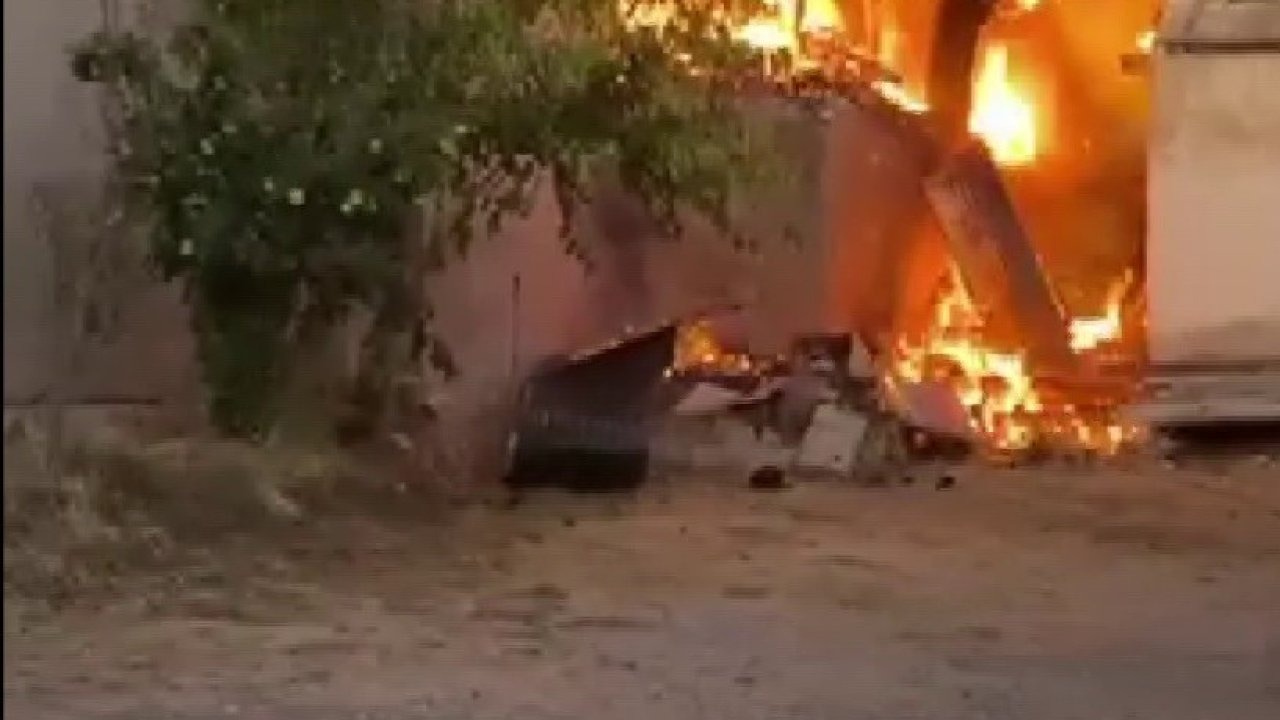 Korkutan yangın: 2 ev, 1 ahır ve samanlık zarar gördü