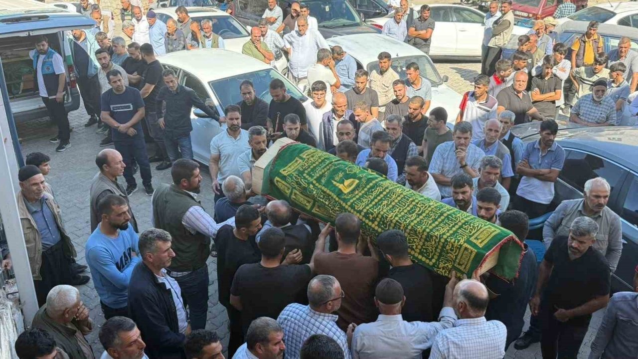 Kuyu faciasında hayatını kaybeden 4 kişi defnedildi