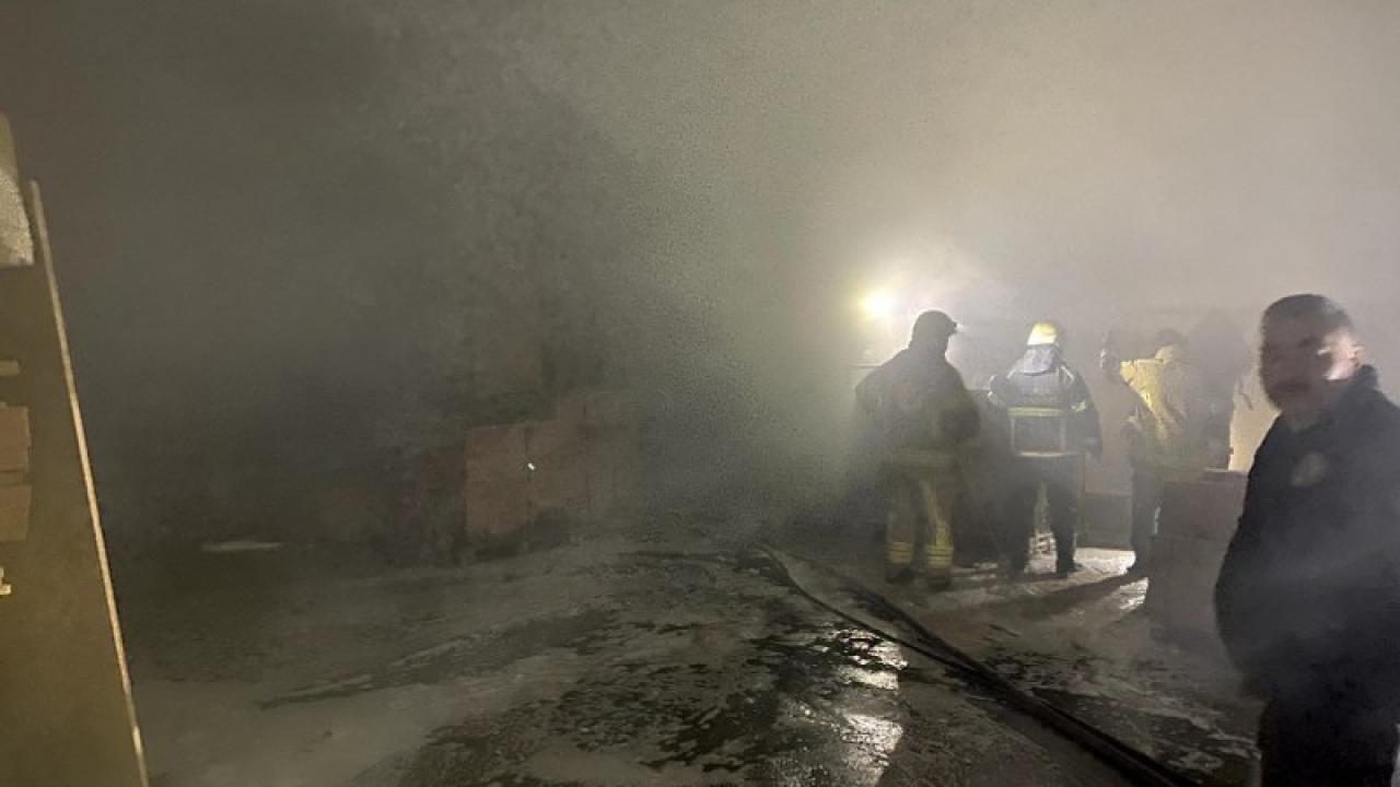 Mobilya imalathanesinde yangın paniği!