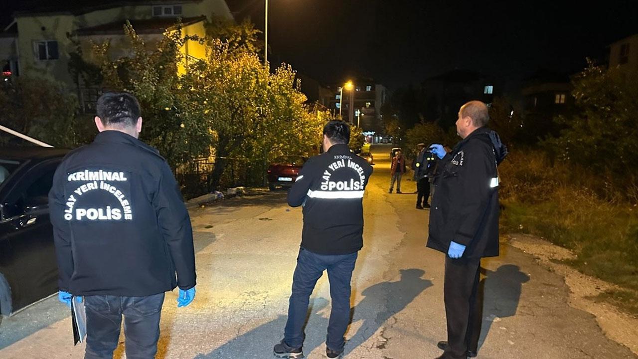 Öfkeli şahıs babası, babaannesi ve komşusunu bıçakladı