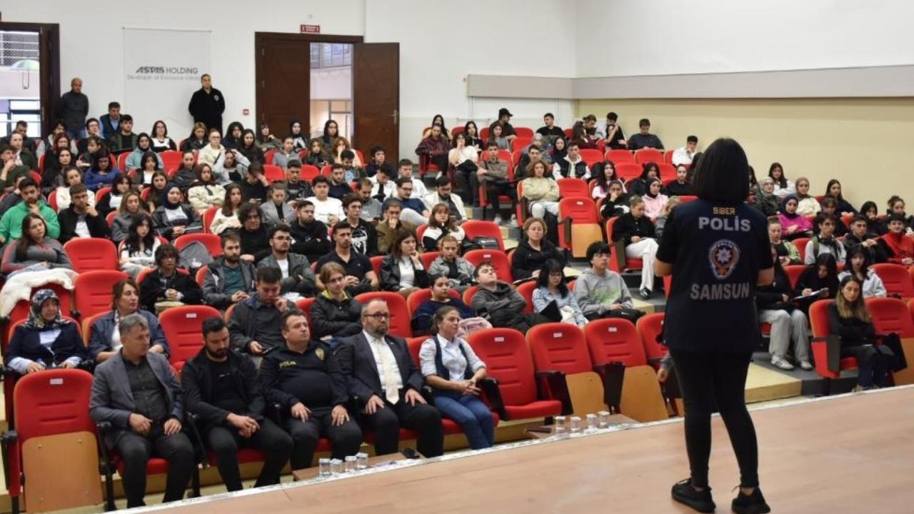 OMÜ'de öğrenciler uyuşturucuya karşı bilinçlendi