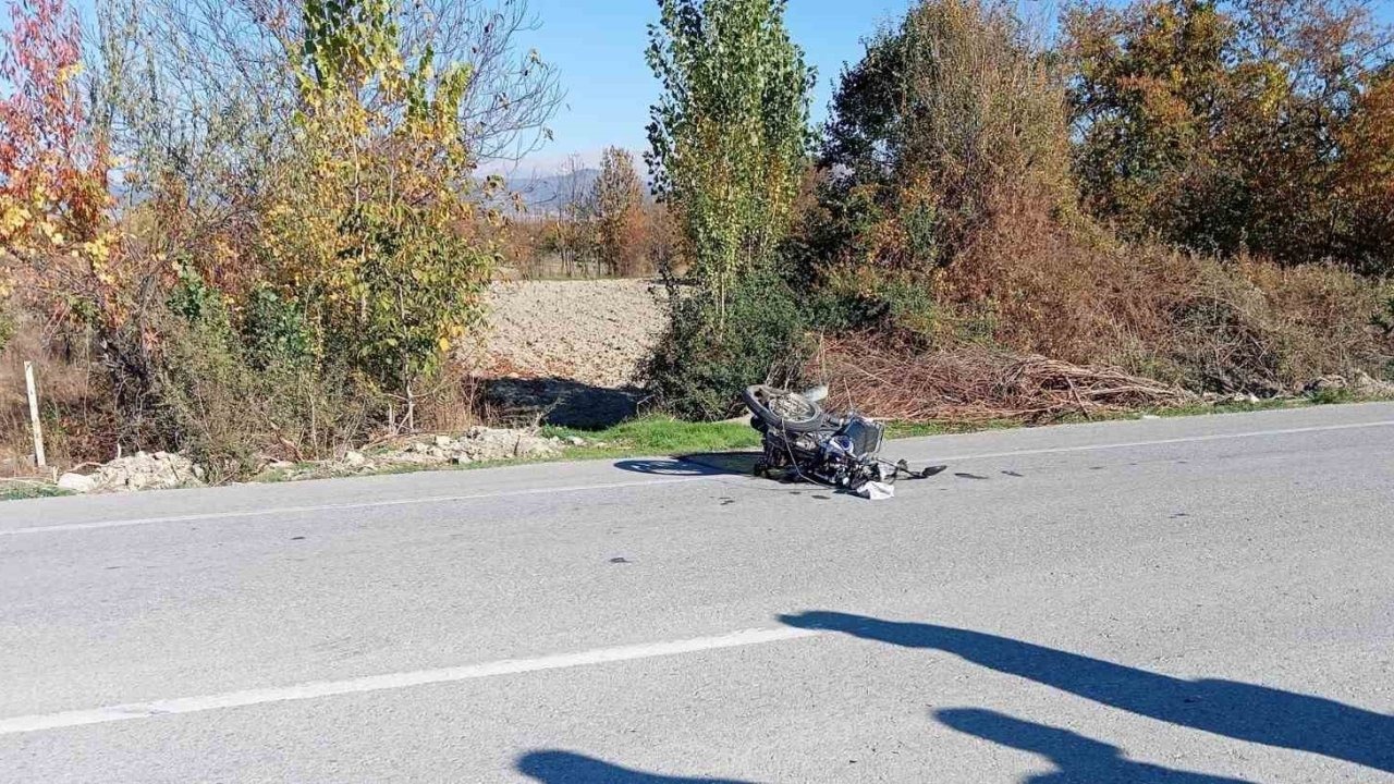 Otomobille çarpışan motosiklet sürücüsü Halil Yılmaz can verdi