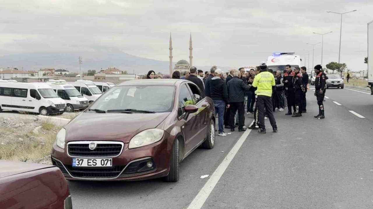 Polis cenazesi sırasında konvoya saldırı: 4 yaralı