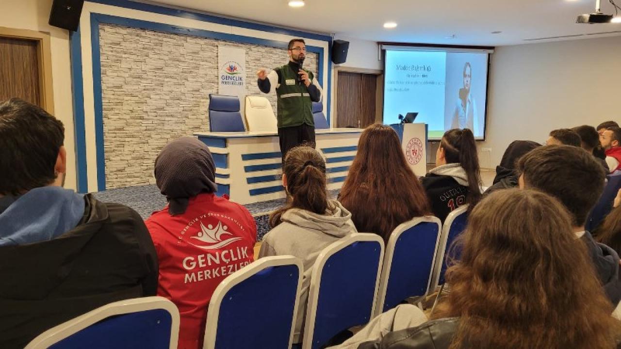 Samsun'da Yeşilay'dan bağımlılıkla mücadele semineri