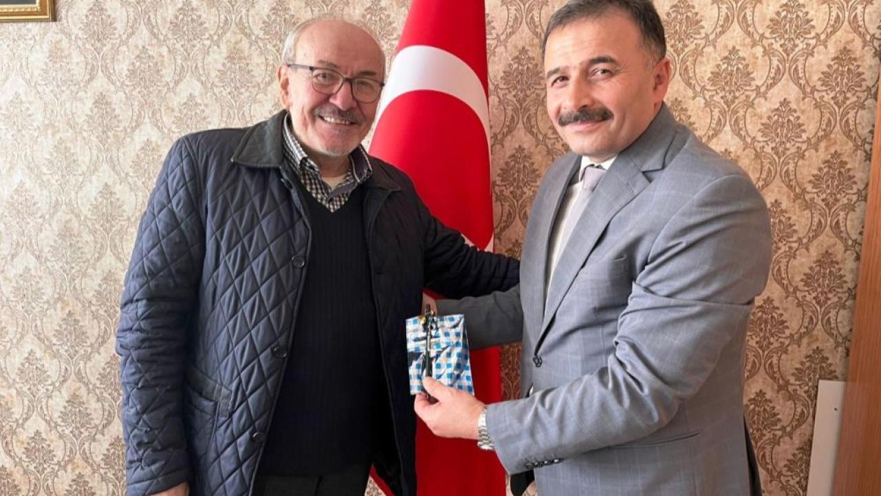 Samsun'da yıllar sonra o sözü tutarak eski öğrencisini duygulandırdı