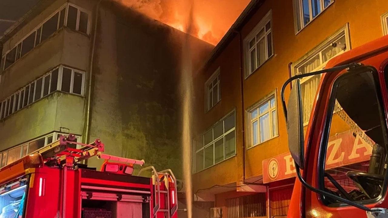 Yangın çıkan apartmanın çatı kadın cesedi bulundu