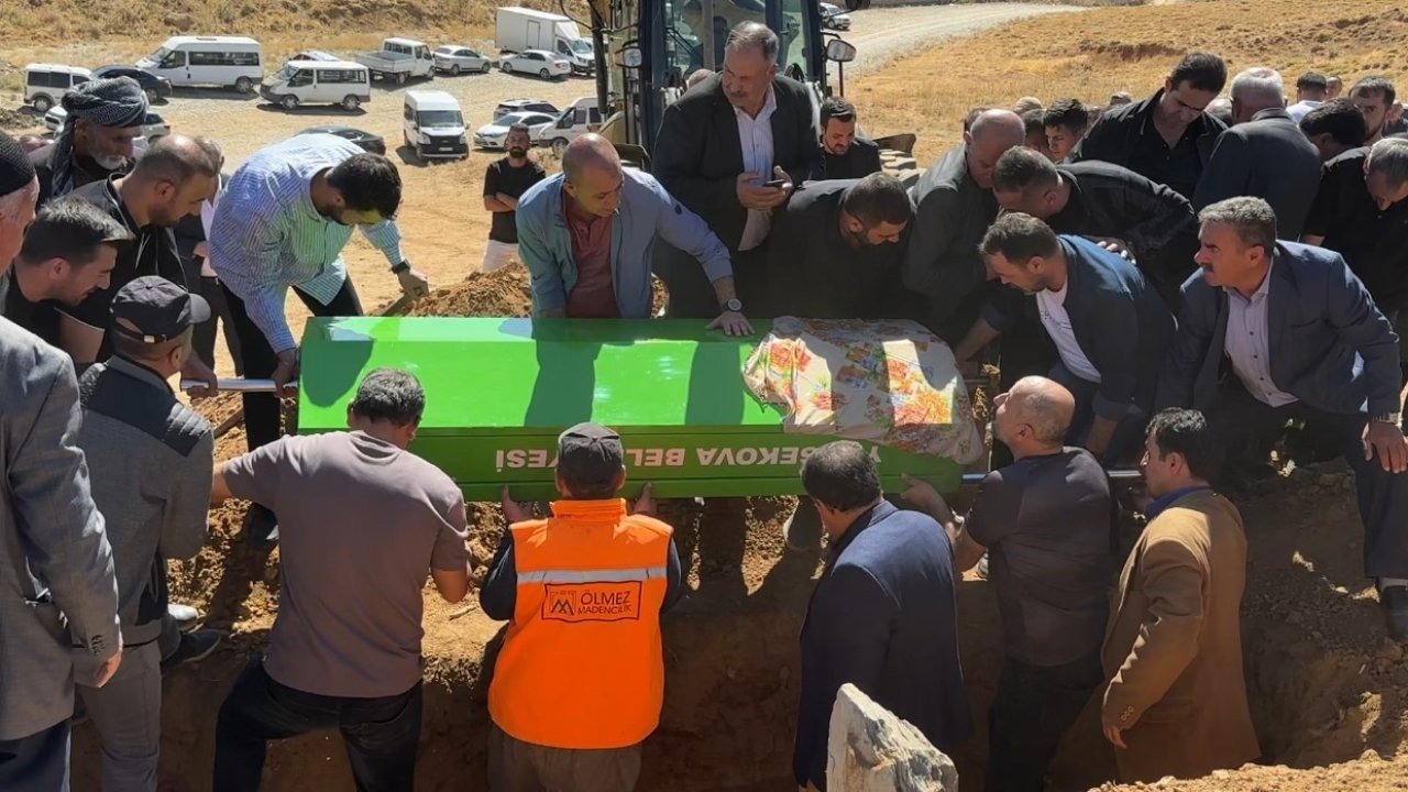 Yasa boğan acı: 15 yaşındaki Arnisa Bozkurt gözyaşları arasında toprağa verildi