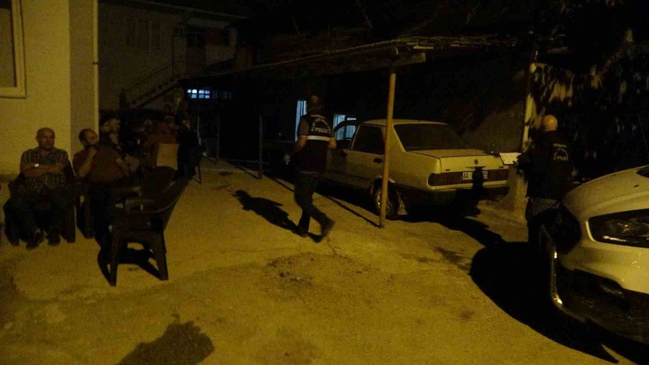 Yaşlı kadın evinde ölü bulundu