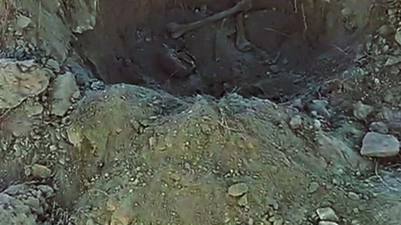 5 toprak küpün içerisinde insana ait kemik parçaları bulundu