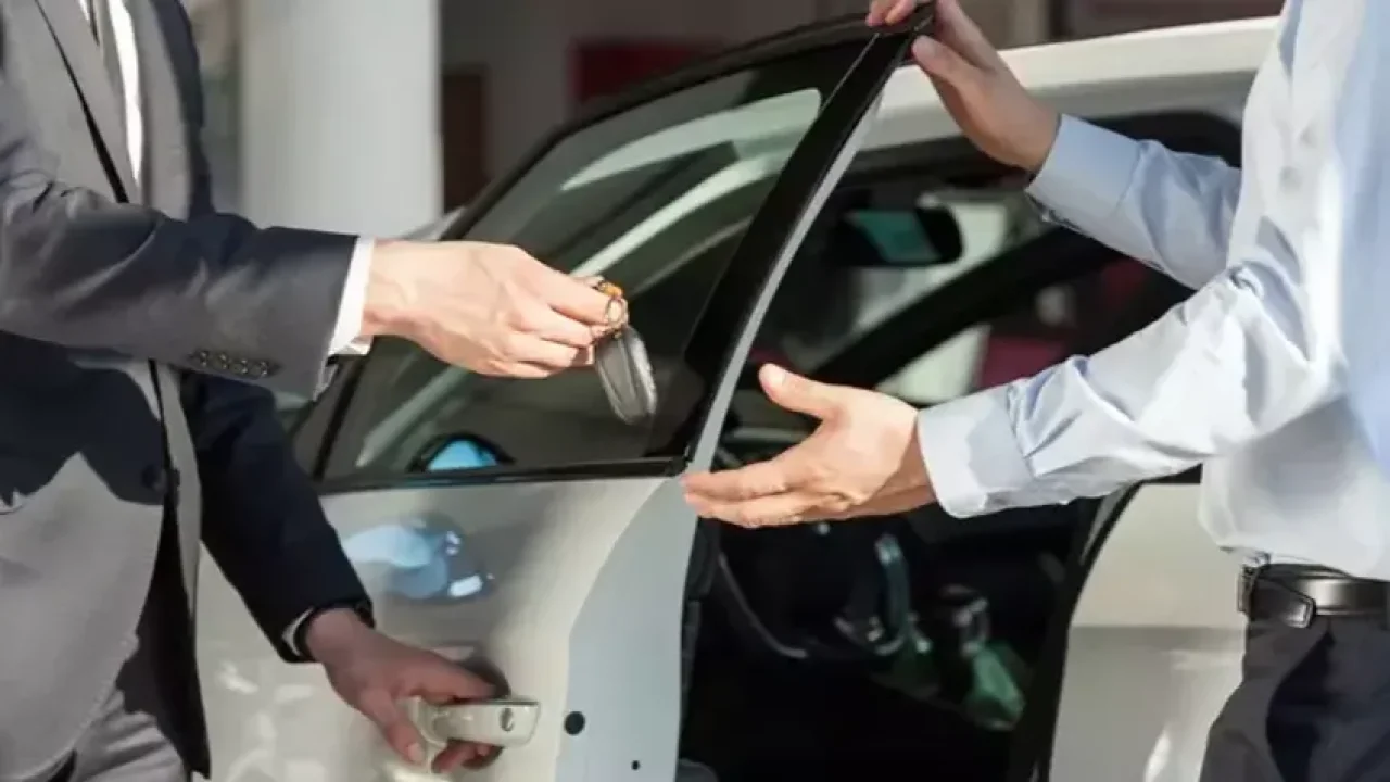 Arabalara zam mı gelecek? Otomotiv gazetecisi açıkladı