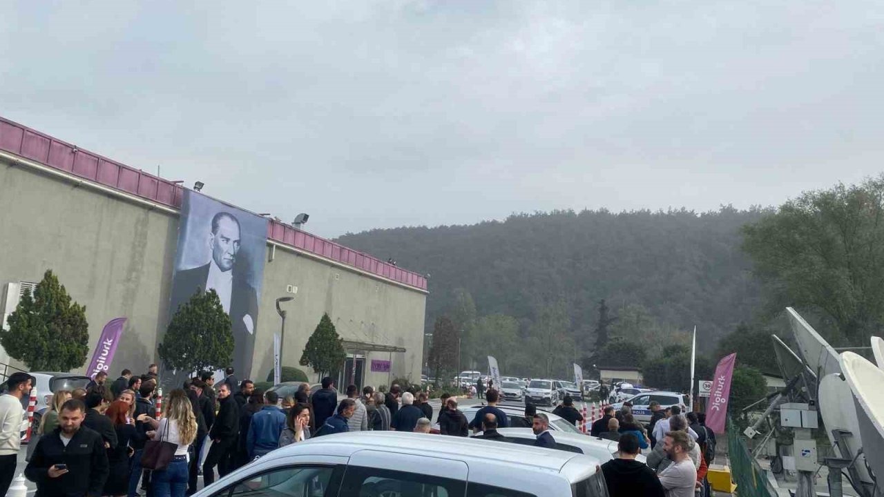 beIN Sports’un televizyon binasına gelen şüpheli paniğe neden oldu: Üzerindeki silah oyuncak çıktı